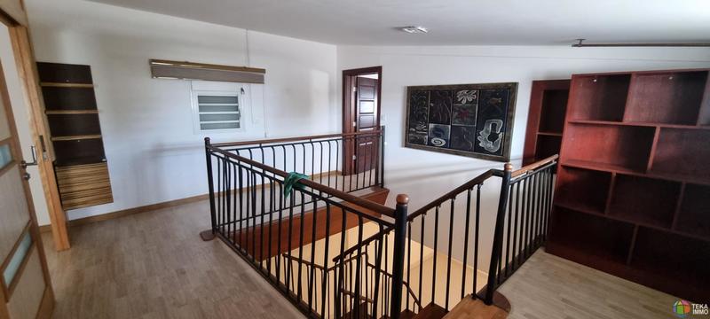 Bureau - 300 m² - 9 pièces