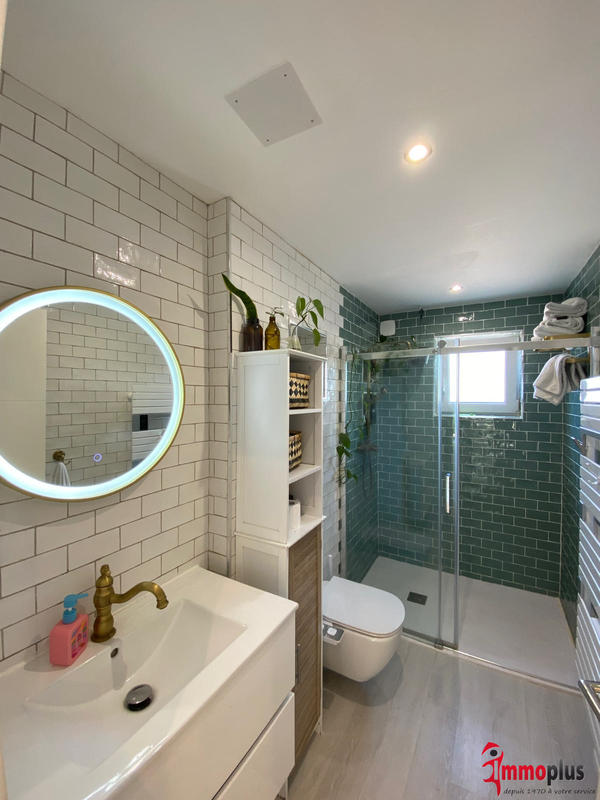 Maison - 200 m² - 8 pièces