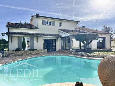 Maison - 188 m² - 6 pièces