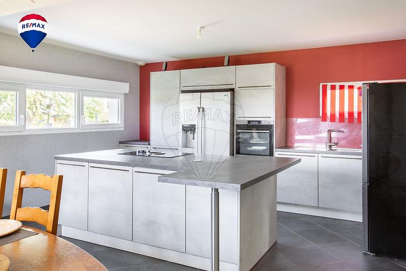 Maison - 140 m² - 4 pièces