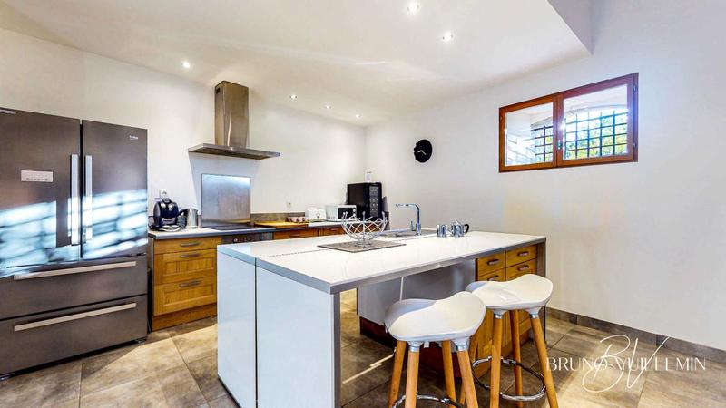 Demeure - 500 m² - 15 pièces