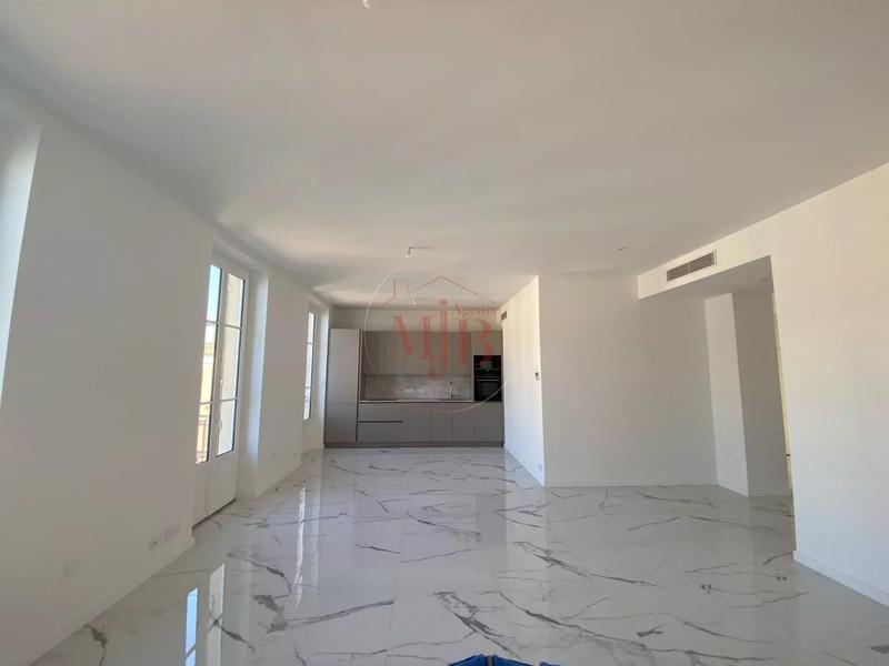 Appartement - 90 m² - 3 pièces