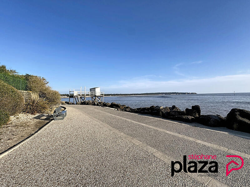 Maison - 215 m² - 11 pièces