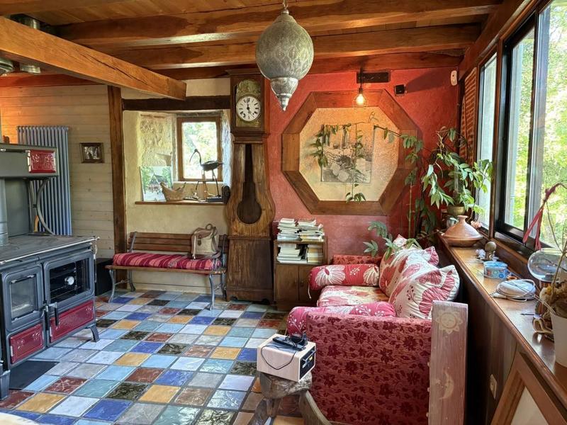 Propriété - 225 m² - 9 pièces