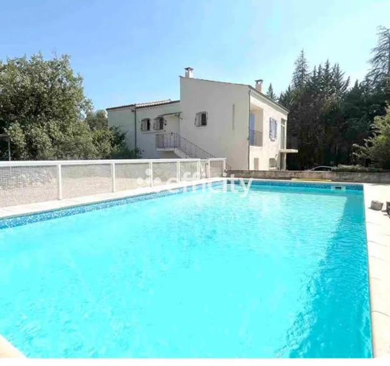 Maison - 170 m² - 7 pièces