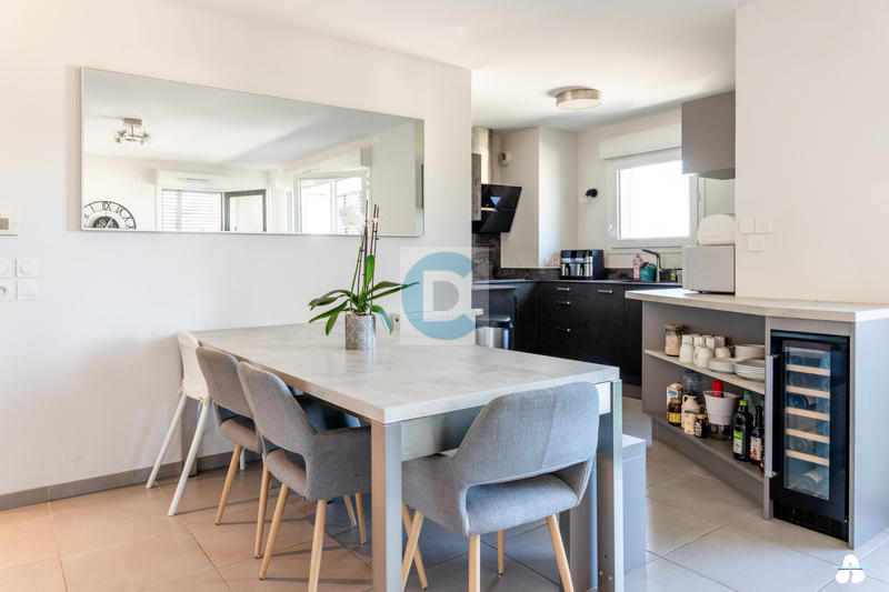 Appartement - 100 m² - 5 pièces