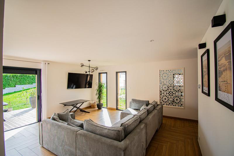 Maison - 159 m² - 7 pièces