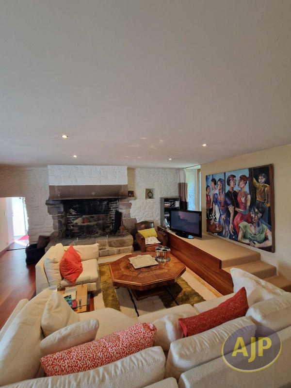 Maison - 280 m² - 7 pièces