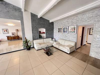 Villa - 500 m² - 6 pièces