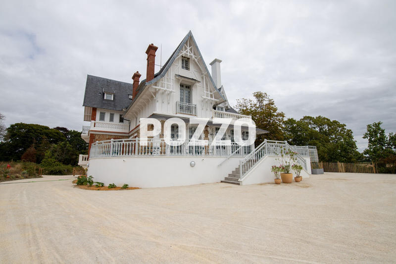 Maison - 700 m² - 15 pièces