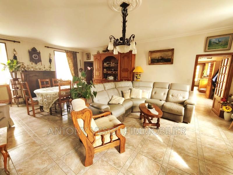 Maison - 250 m² - 10 pièces