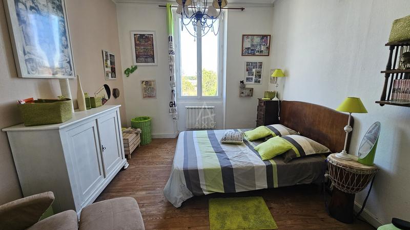 Maison - 530 m² - 15 pièces