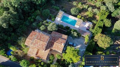 Maison - 185 m² - 5 pièces