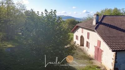 Maison - 137 m² - 5 pièces