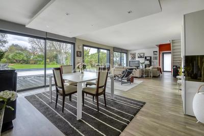 Maison - 191 m² - 8 pièces