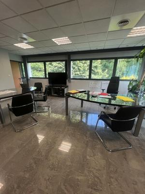 Local d'activité / Entrepôt - 1 200 m²