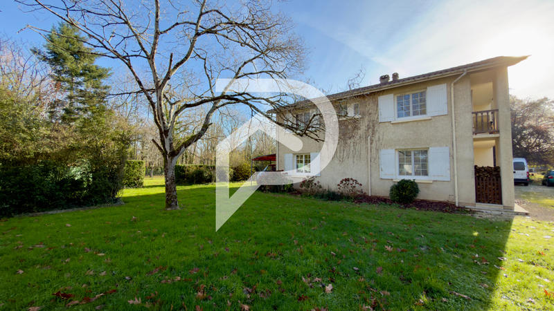 Maison - 204 m² - 7 pièces