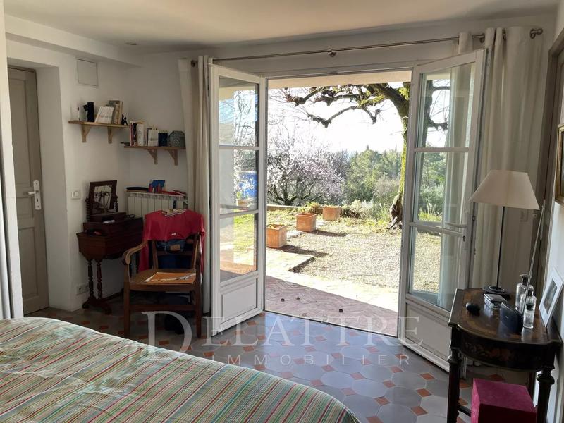 Villa - 250 m² - 9 pièces