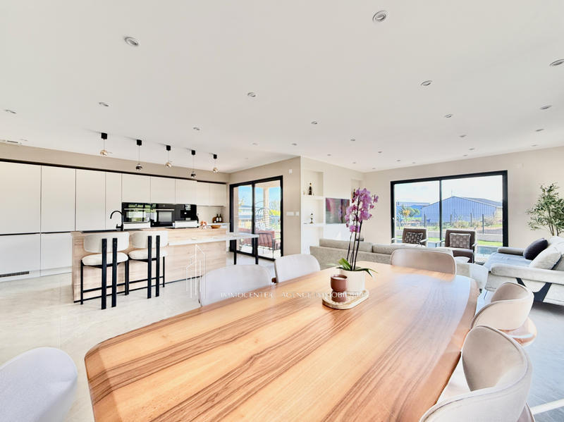 Villa - 145 m² - 6 pièces