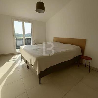 Appartement - 83 m² - 4 pièces