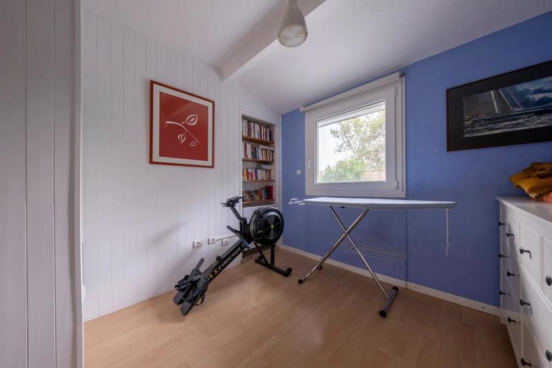 Maison - 218 m² - 8 pièces