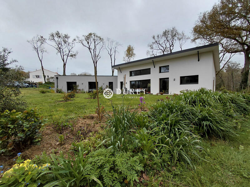 Maison - 160 m² - 5 pièces