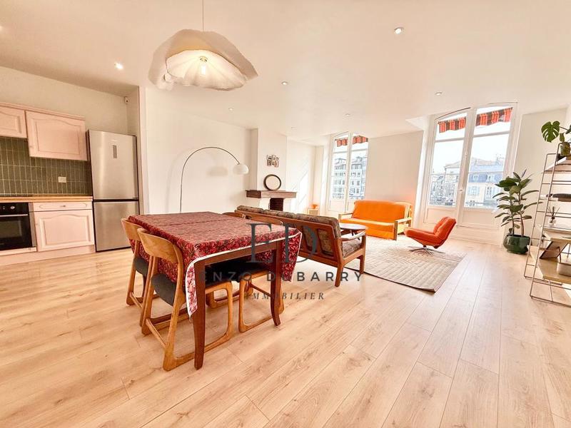 Appartement - 97 m² - 4 pièces