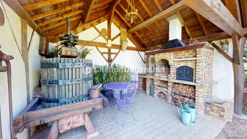 Maison - 230 m² - 9 pièces