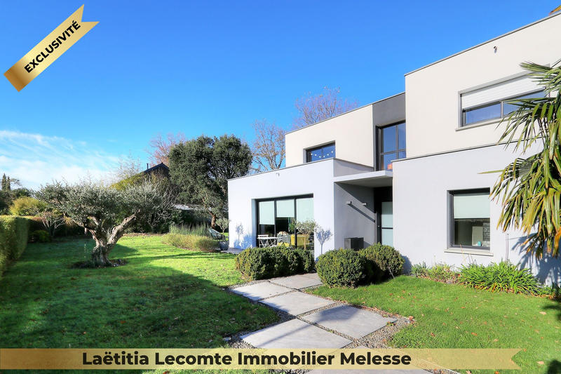 Maison - 213 m² - 9 pièces