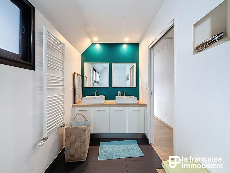 Maison - 178 m² - 7 pièces