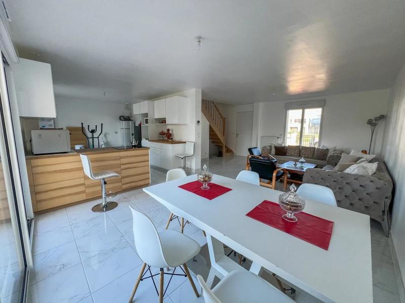 Maison - 110 m² - 8 pièces