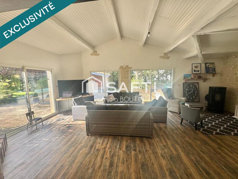 Maison - 212 m² - 8 pièces