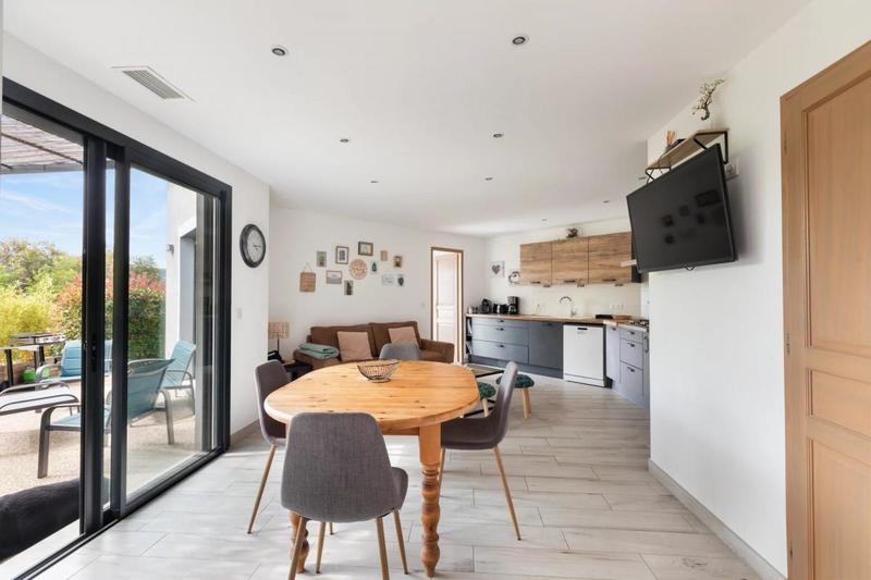 Villa - 222 m² - 9 pièces