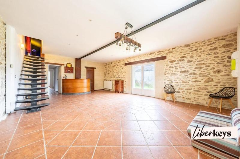 Maison de village - 270 m² - 8 pièces
