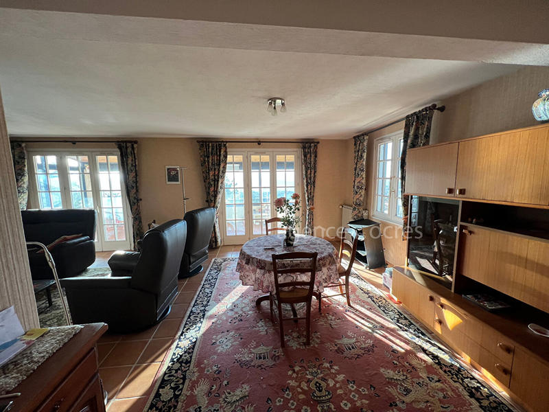 Maison - 195 m² - 7 pièces