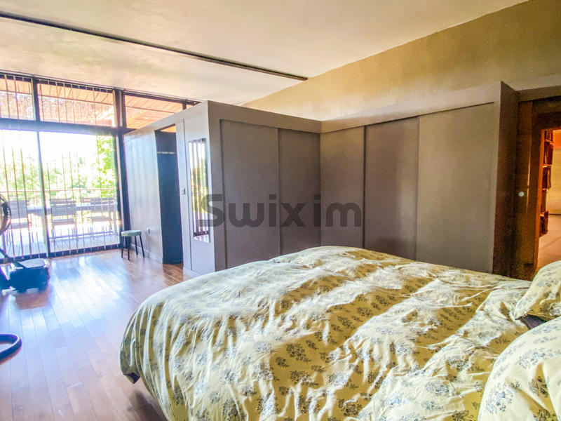 Propriété - 300 m² - 8 pièces