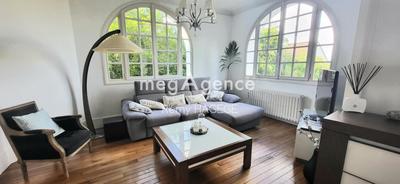 Maison - 200 m² - 7 pièces