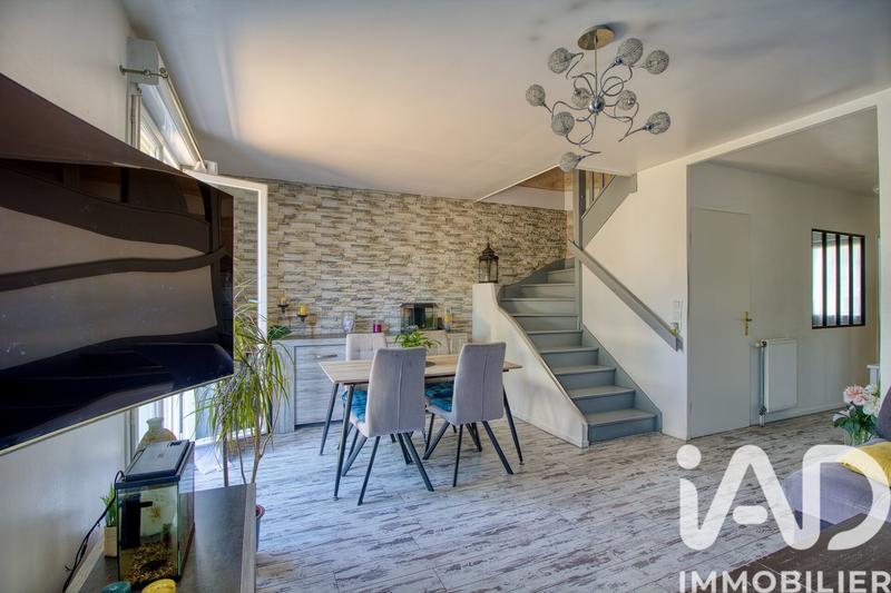 Maison - 93 m² - 5 pièces