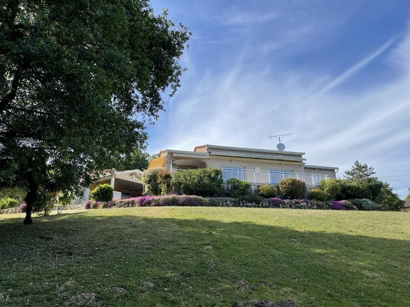 Maison traditionnelle - 127 m² - 4 pièces