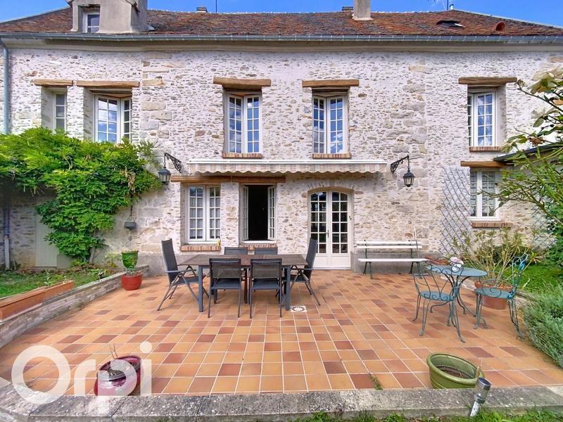 Maison - 180 m² - 9 pièces