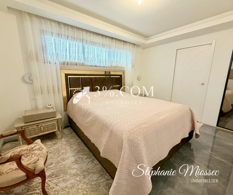 Maison - 180 m² - 7 pièces