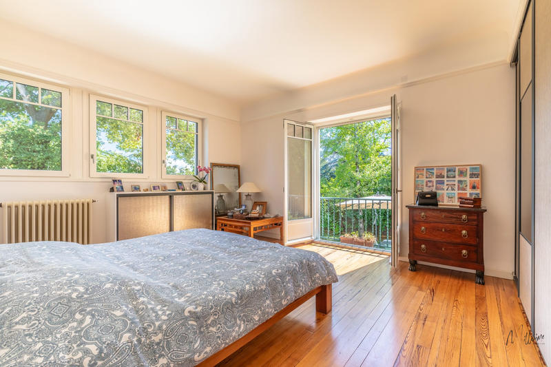 Maison - 202 m² - 7 pièces