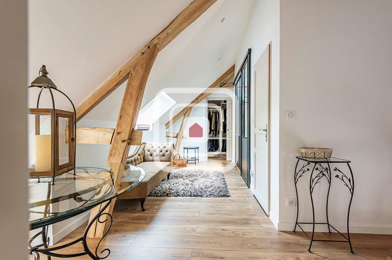 Maison - 350 m² - 8 pièces