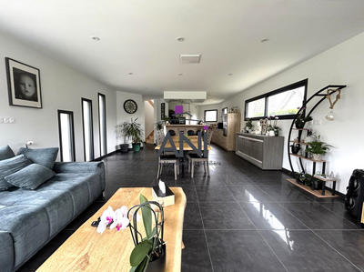 Maison contemporaine - 170 m² - 6 pièces