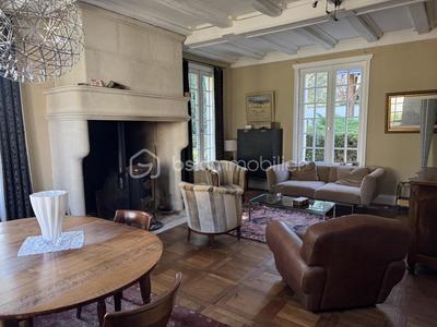 Demeure - 320 m² - 9 pièces