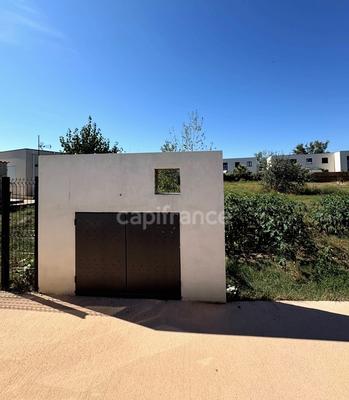 Terrain constructible - 693 m²