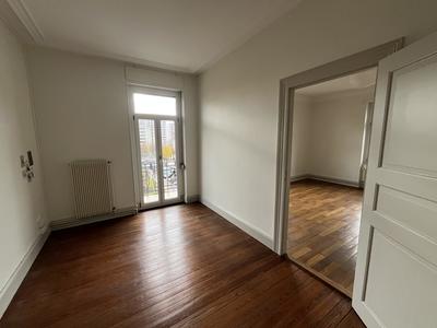 Appartement - 90 m² - 4 pièces