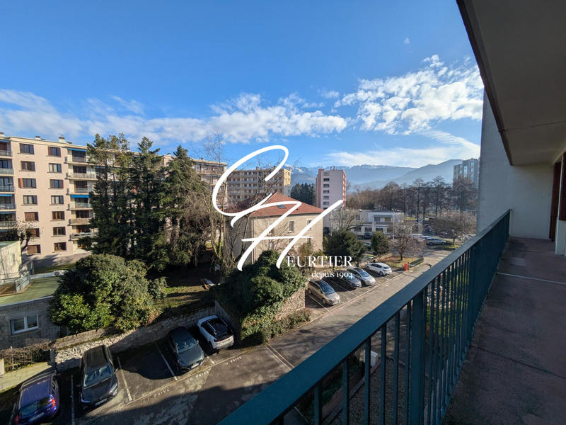 Appartement - 77 m² - 4 pièces