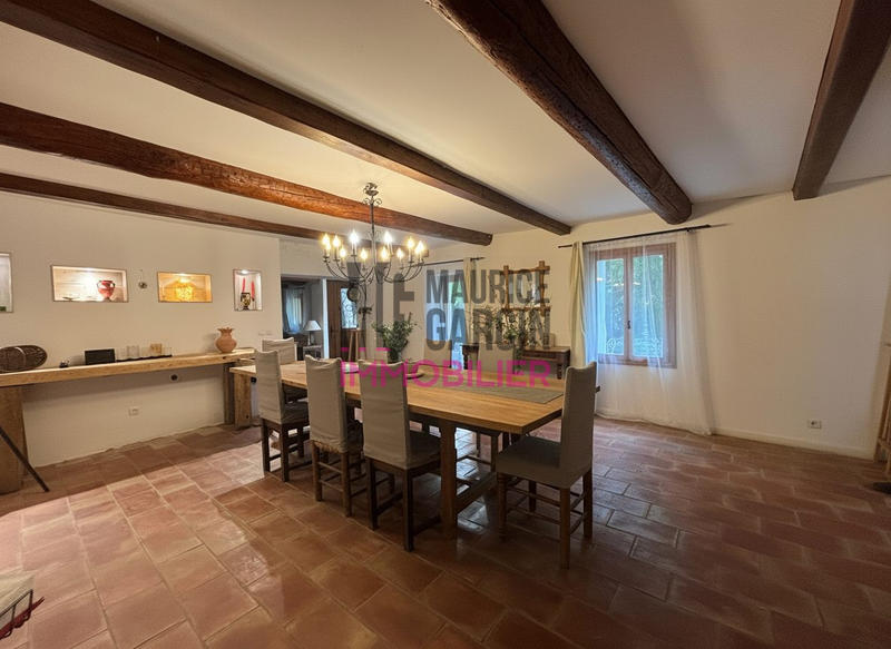 Mas - 285 m² - 11 pièces