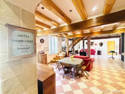 Propriété - 180 m² - 6 pièces